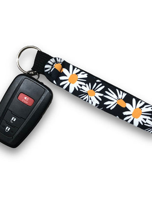 Daisy Wristlet Keychain - Drink Handlers