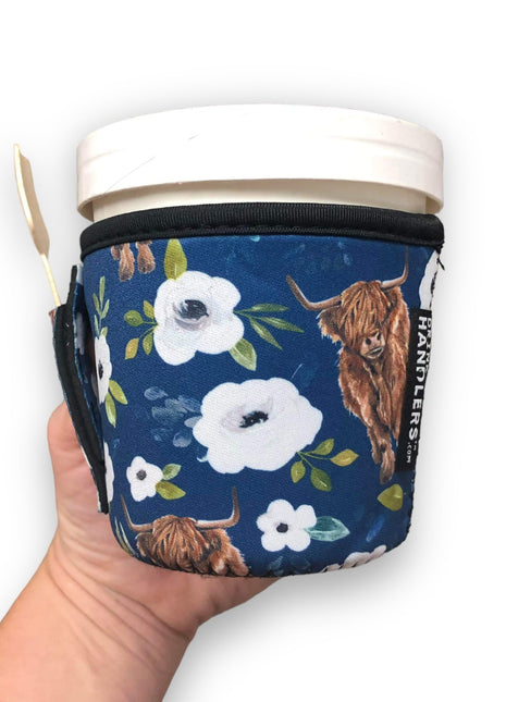 Highland Cows Pint Size Ice Cream Handler™ - Drink Handlers