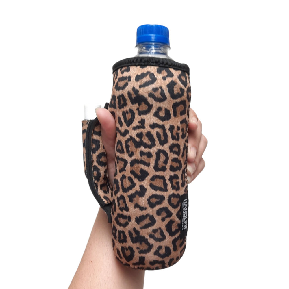https://drinkhandlers.com/cdn/shop/products/leopard-16-24oz-water-bottle-handlerdrink-handlers-309525_1000x.jpg?v=1698610963