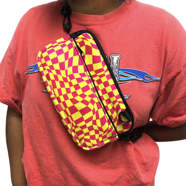 Retro Checkerboard Cross Body Purse - Drink Handlers